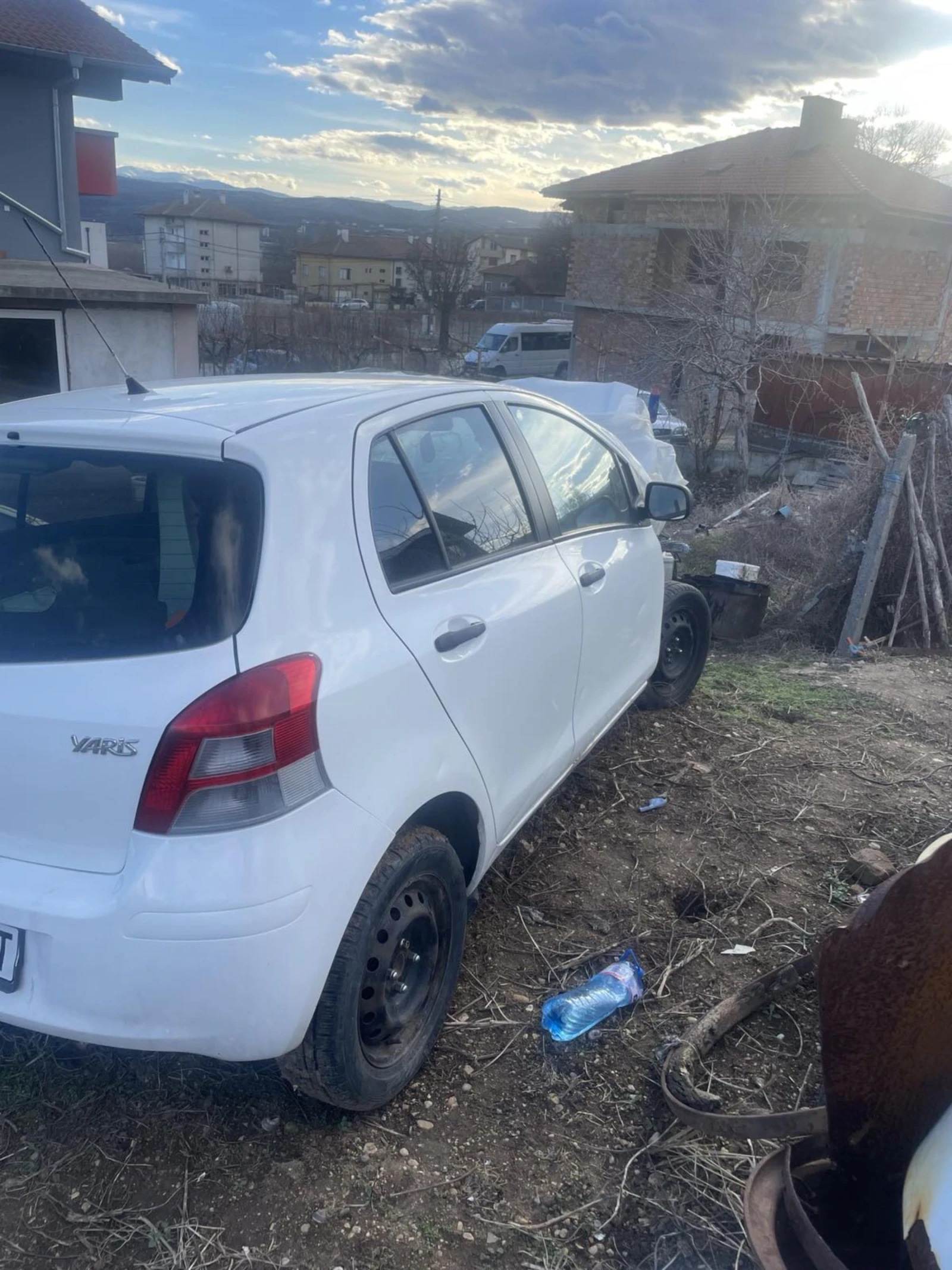 Toyota Yaris 1.4 - изображение 2