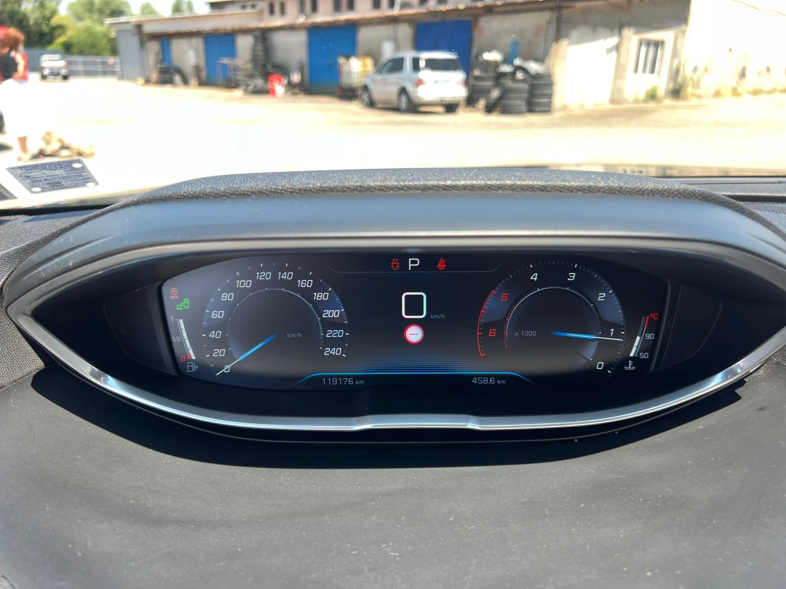 Peugeot 3008 1.6hdi GT LINE - изображение 9
