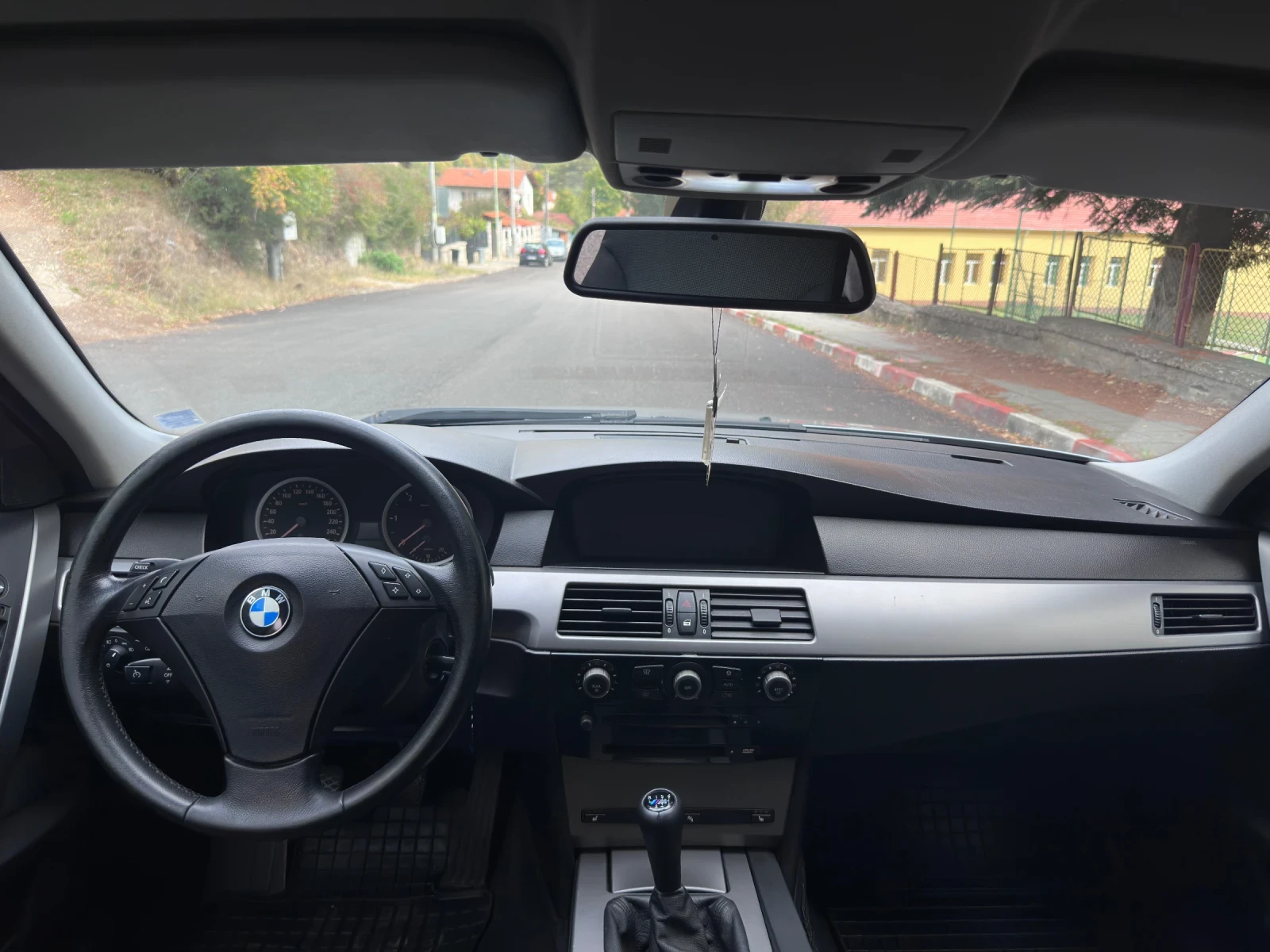 BMW 525 177кс - изображение 9