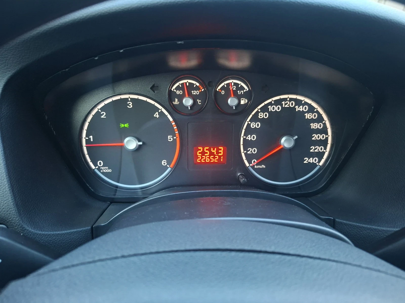 Ford Focus 1.6 Tdci - изображение 10