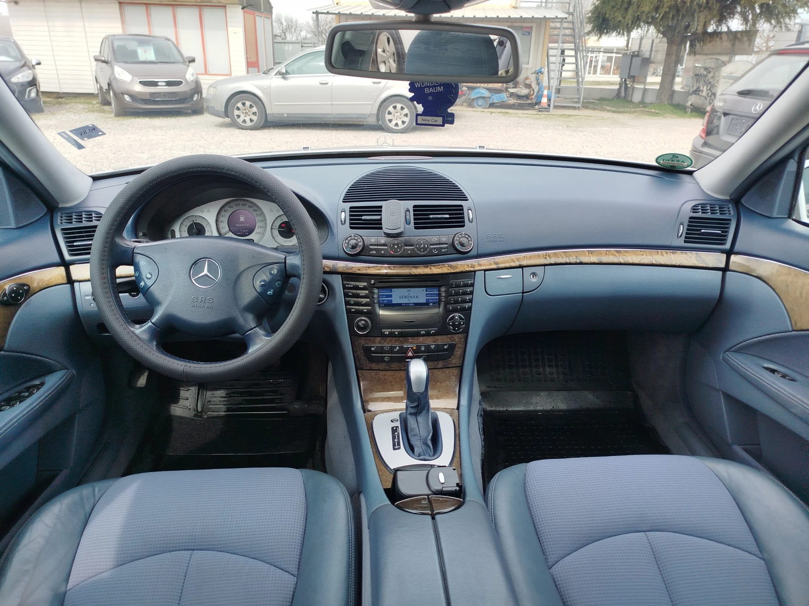 Mercedes-Benz E 220 220cdi-Автоматик, снимка 10 - Автомобили и джипове - 54000032