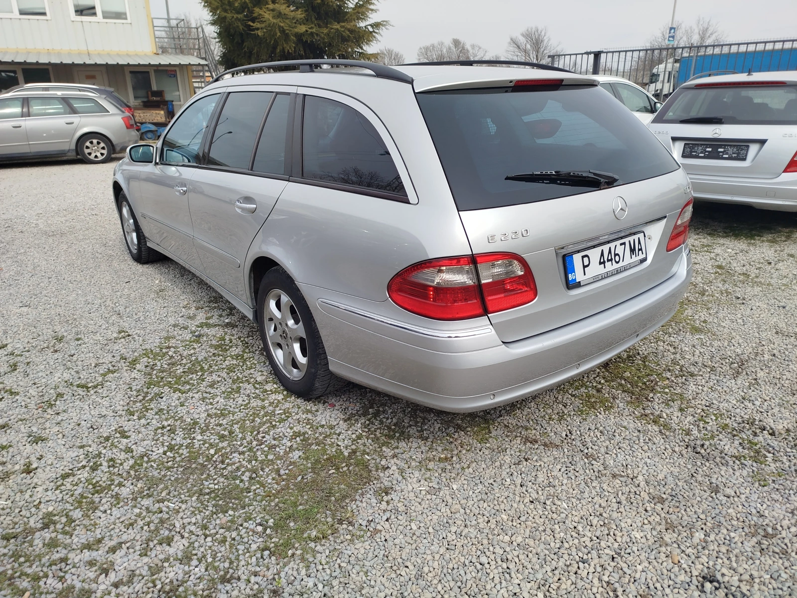 Mercedes-Benz E 220 220cdi-Автоматик, снимка 3 - Автомобили и джипове - 54000032