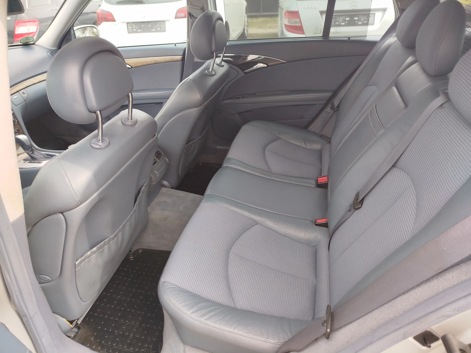 Mercedes-Benz E 220 220cdi-Автоматик, снимка 9 - Автомобили и джипове - 54000032