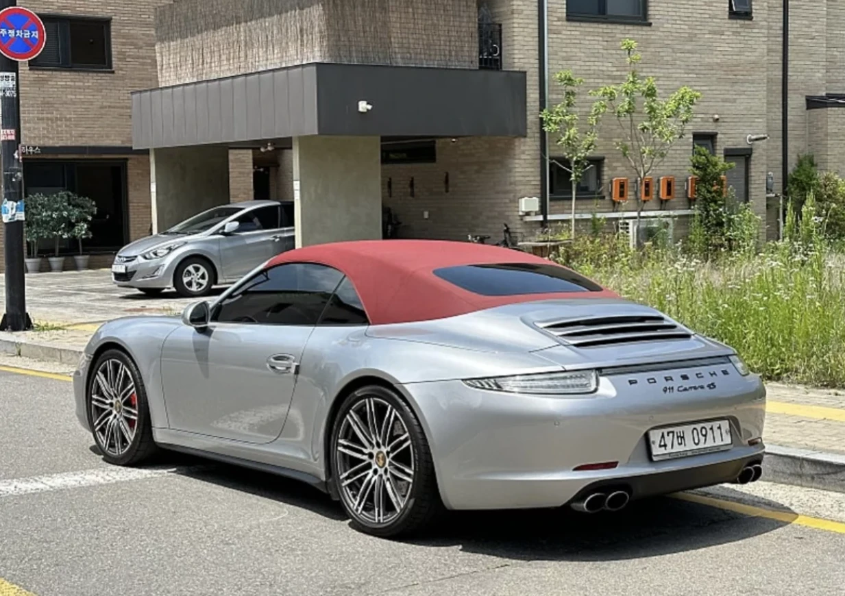 Porsche Carrera 911 CARRERA 4S 