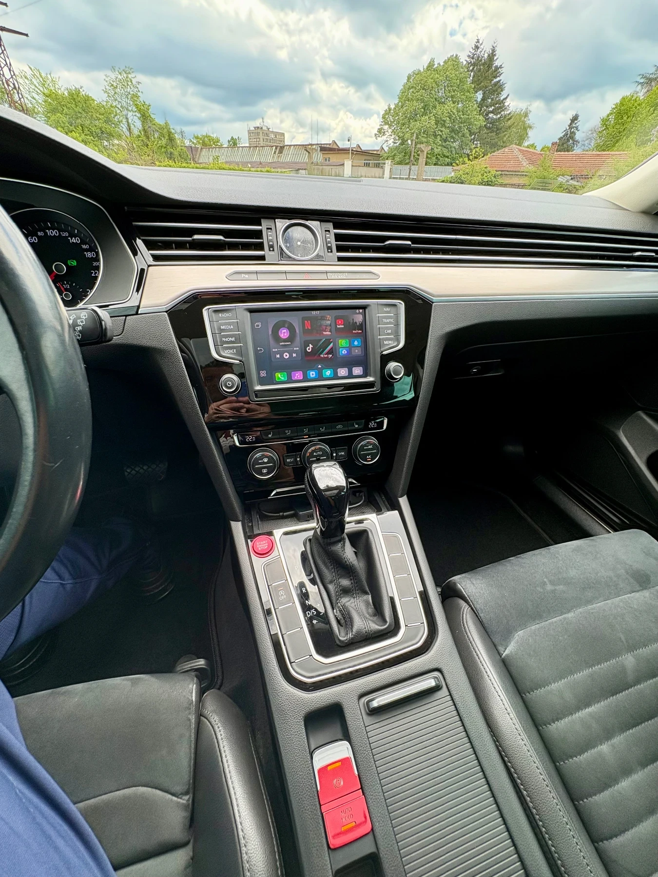 VW Passat Panorama, Full led, Apple car play , снимка 14 - Автомобили и джипове - 54584440