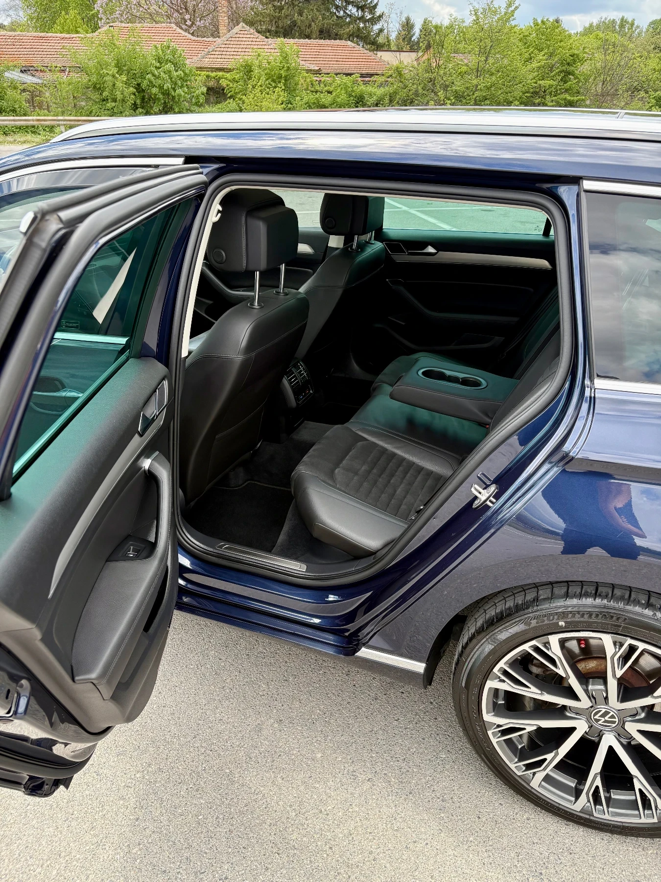 VW Passat Panorama, Full led, Apple car play , снимка 6 - Автомобили и джипове - 54584440