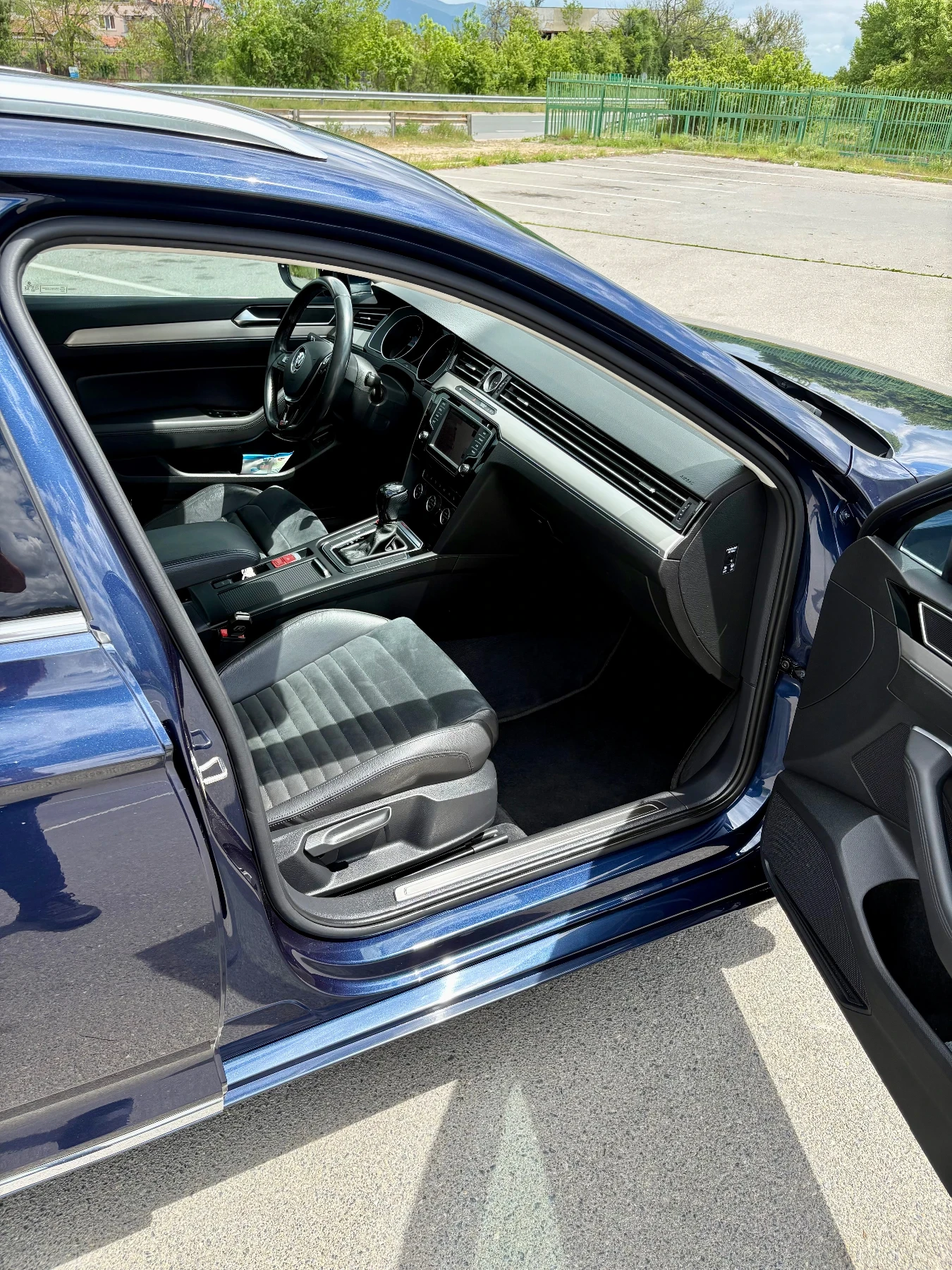 VW Passat Panorama, Full led, Apple car play , снимка 8 - Автомобили и джипове - 54584440