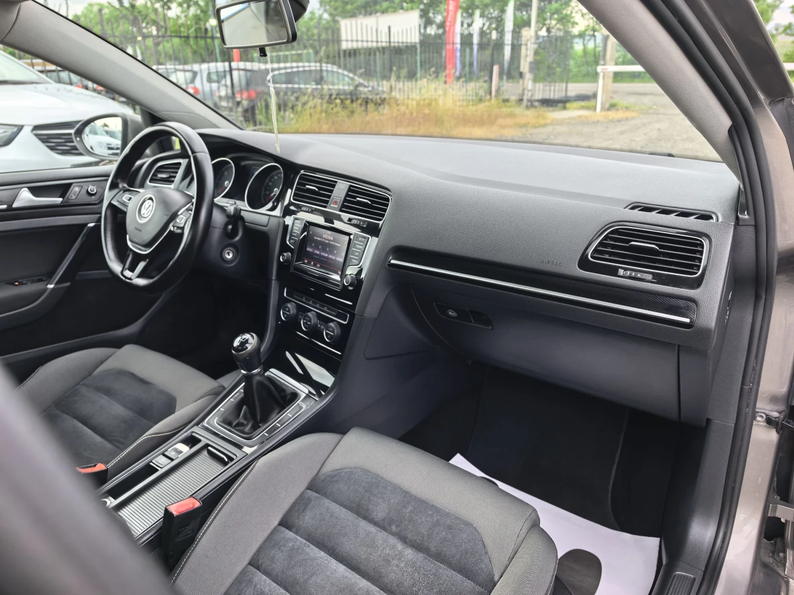 VW Golf 1, 6tdi - Highline, снимка 10 - Автомобили и джипове - 54655327