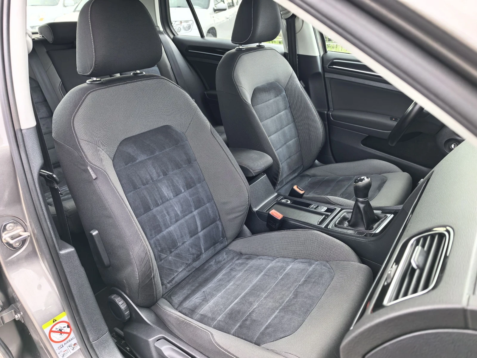 VW Golf 1, 6tdi - Highline, снимка 12 - Автомобили и джипове - 54655327
