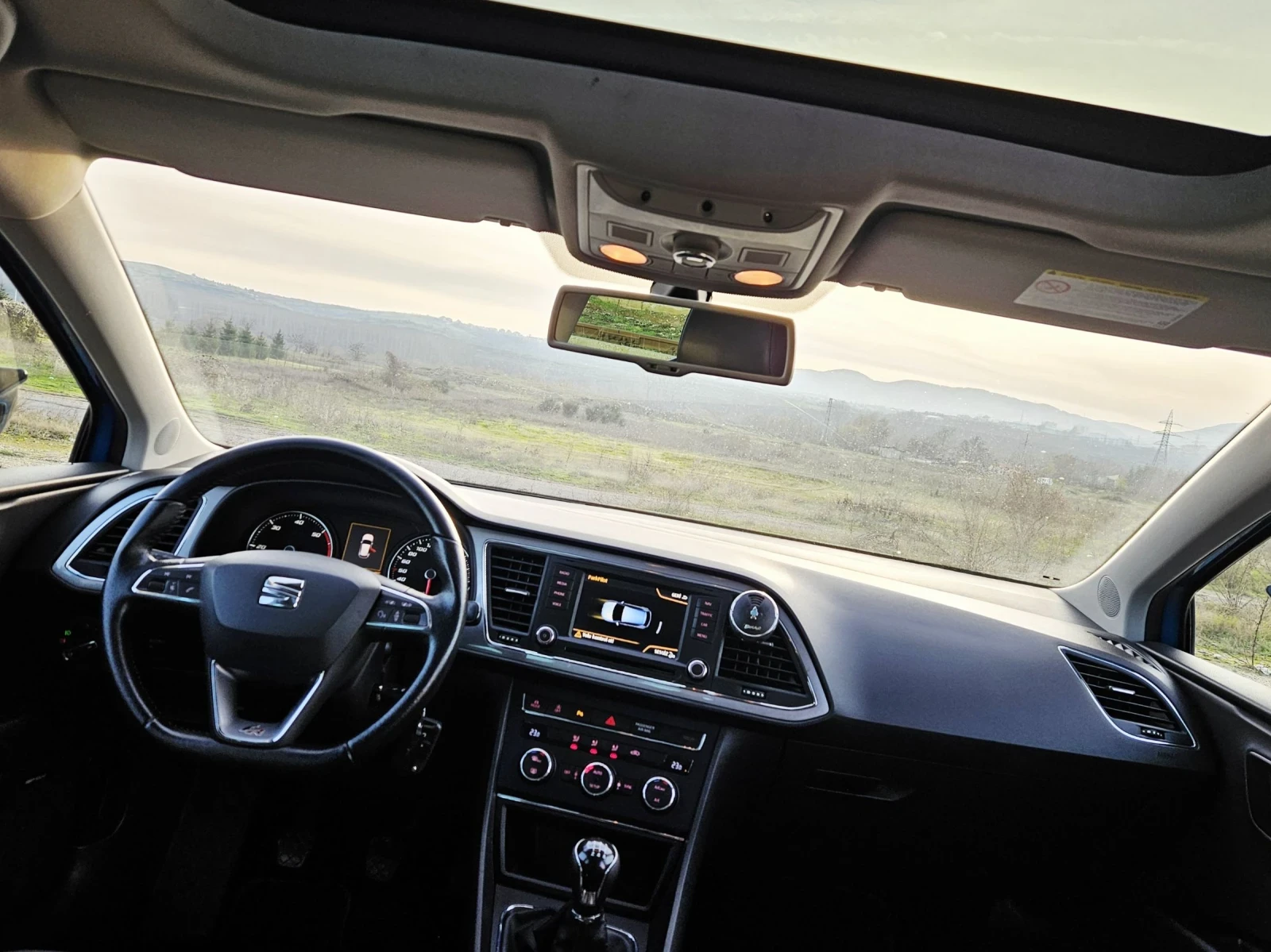 Seat Leon 2.0 TDI FR Panorama LED, снимка 10 - Автомобили и джипове - 54779121