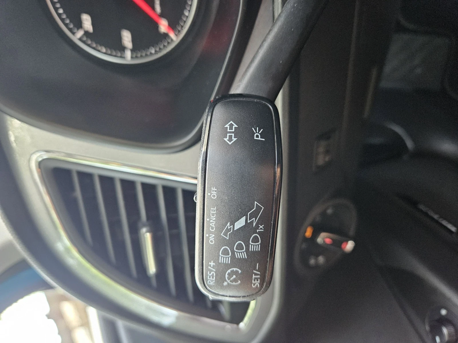 Seat Leon 2.0 TDI FR Panorama LED, снимка 16 - Автомобили и джипове - 54779121