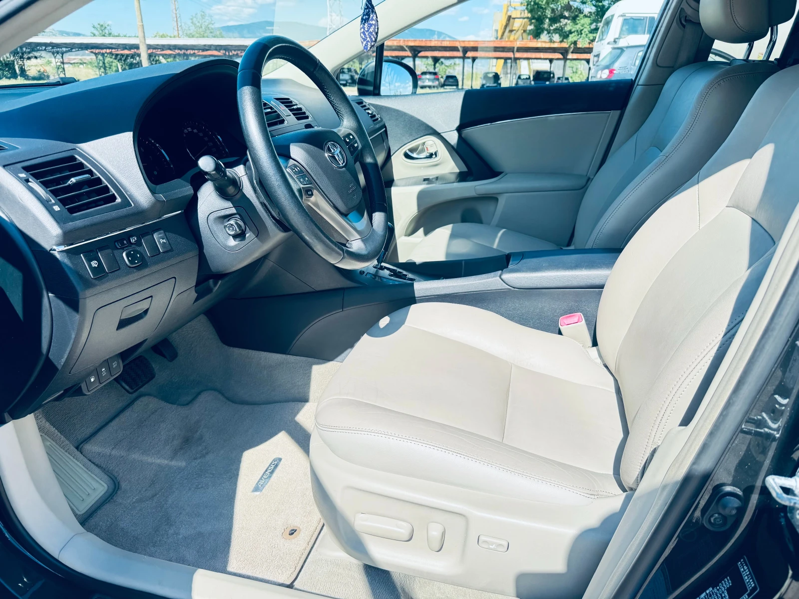 Toyota Avensis Внос от Швейцария, снимка 9 - Автомобили и джипове - 55021442