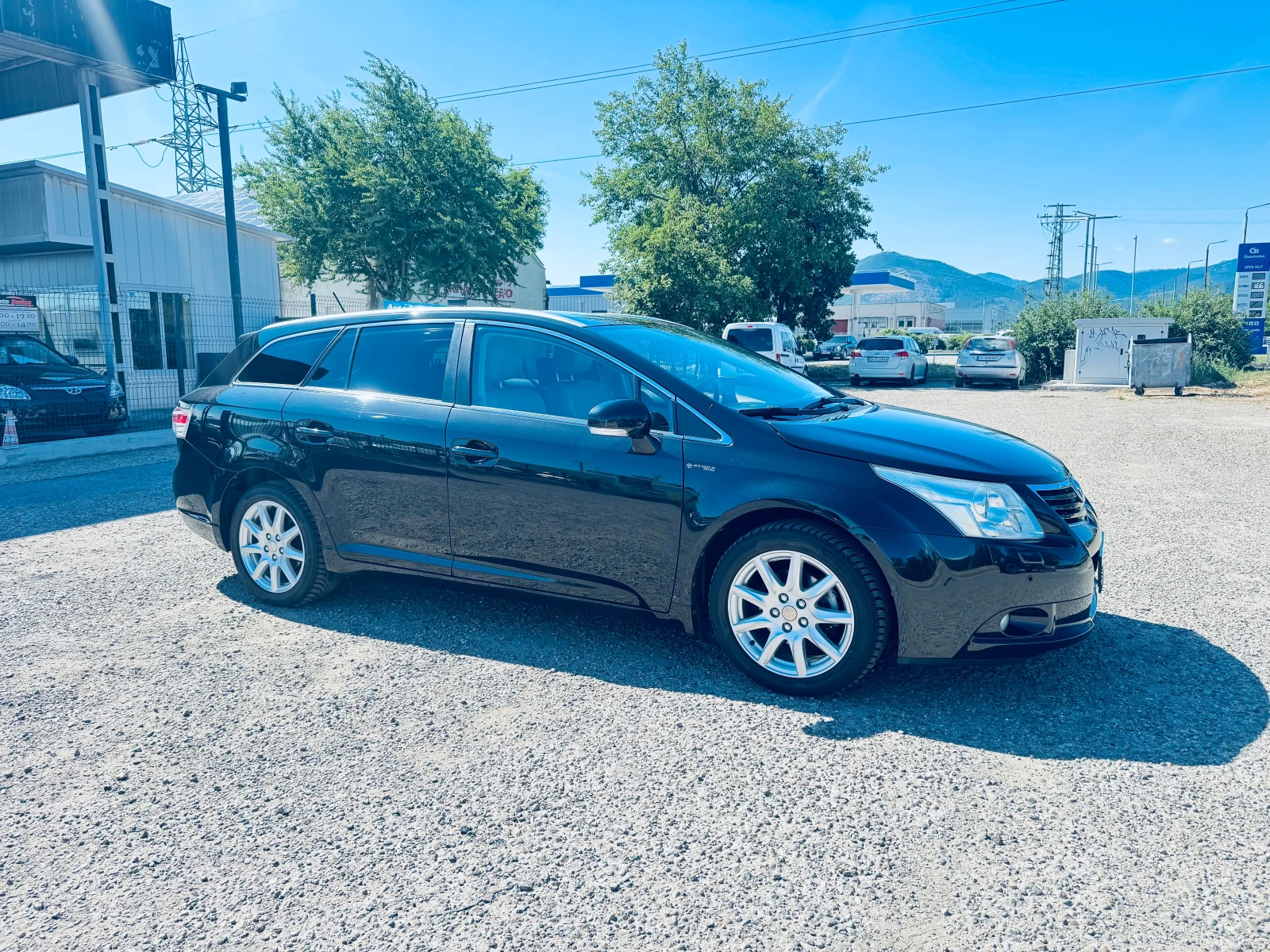 Toyota Avensis Внос от Швейцария, снимка 3 - Автомобили и джипове - 55021442