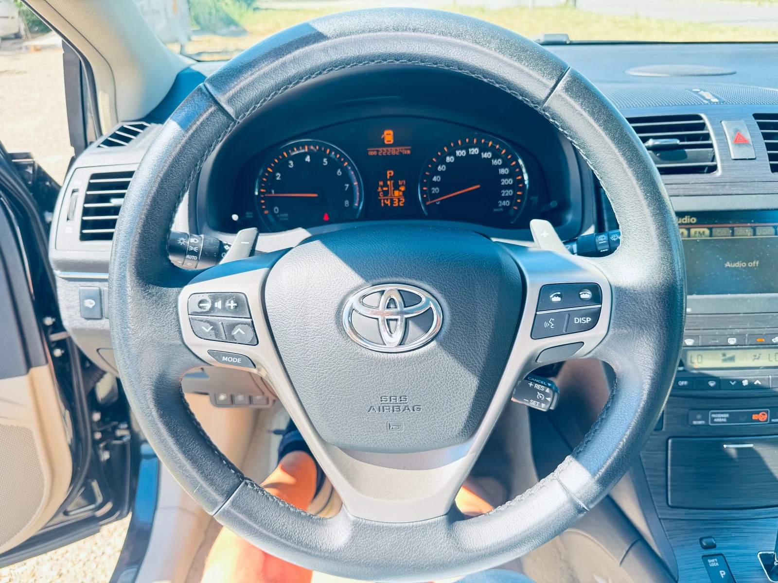 Toyota Avensis Внос от Швейцария, снимка 12 - Автомобили и джипове - 55021442