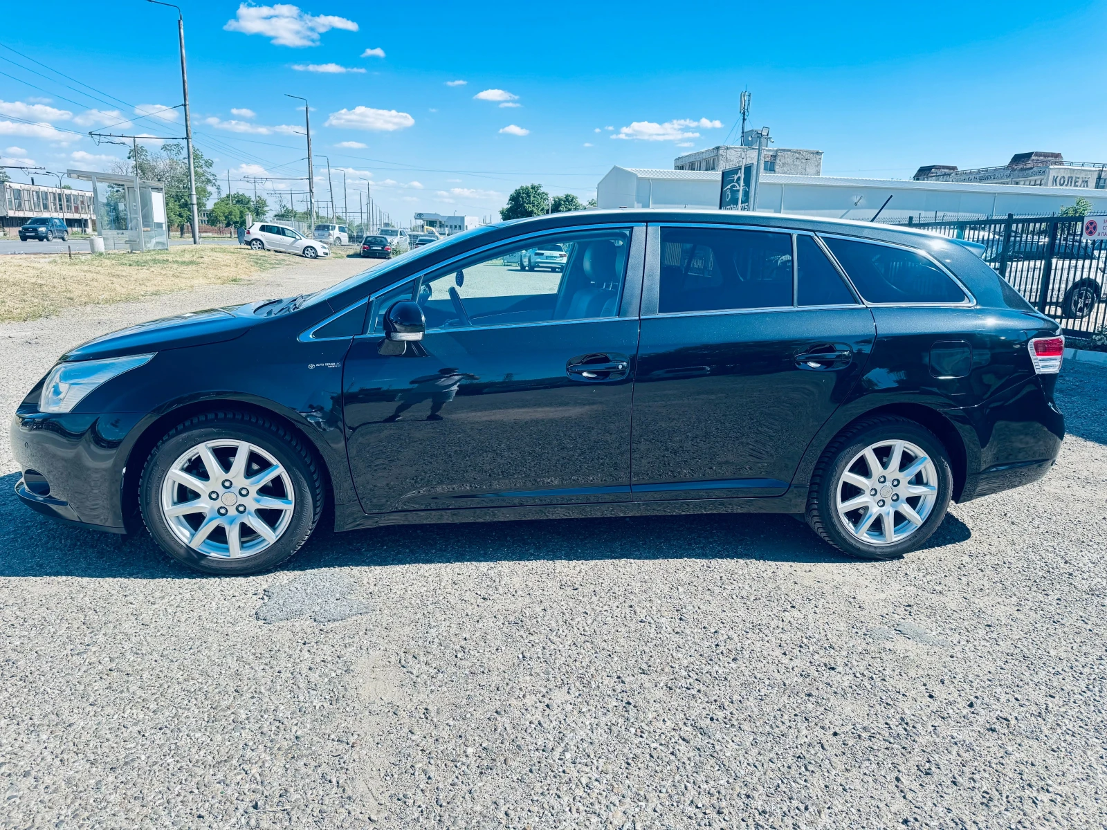 Toyota Avensis Внос от Швейцария, снимка 4 - Автомобили и джипове - 55021442