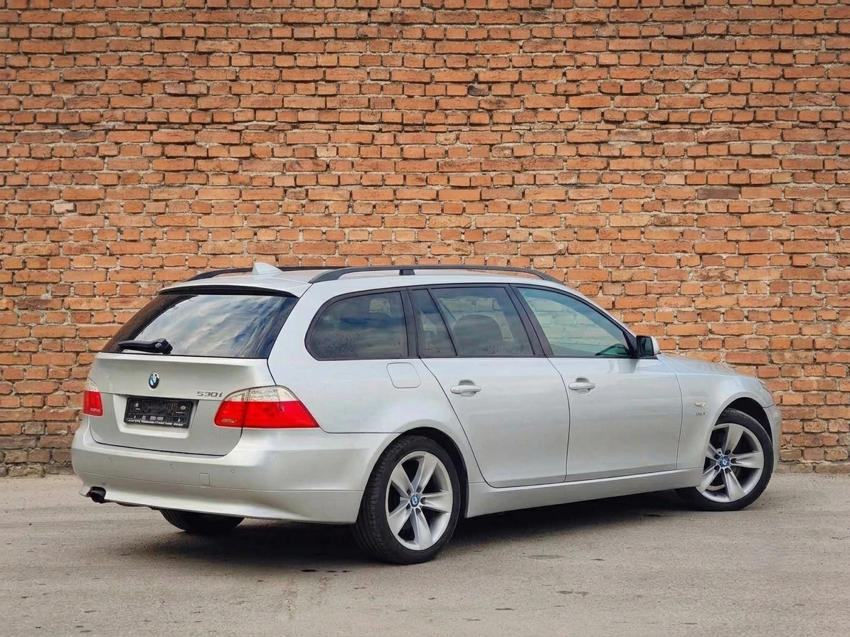 BMW 530 i-xDrive-HeadUp/SoftClose, снимка 4 - Автомобили и джипове - 55034941