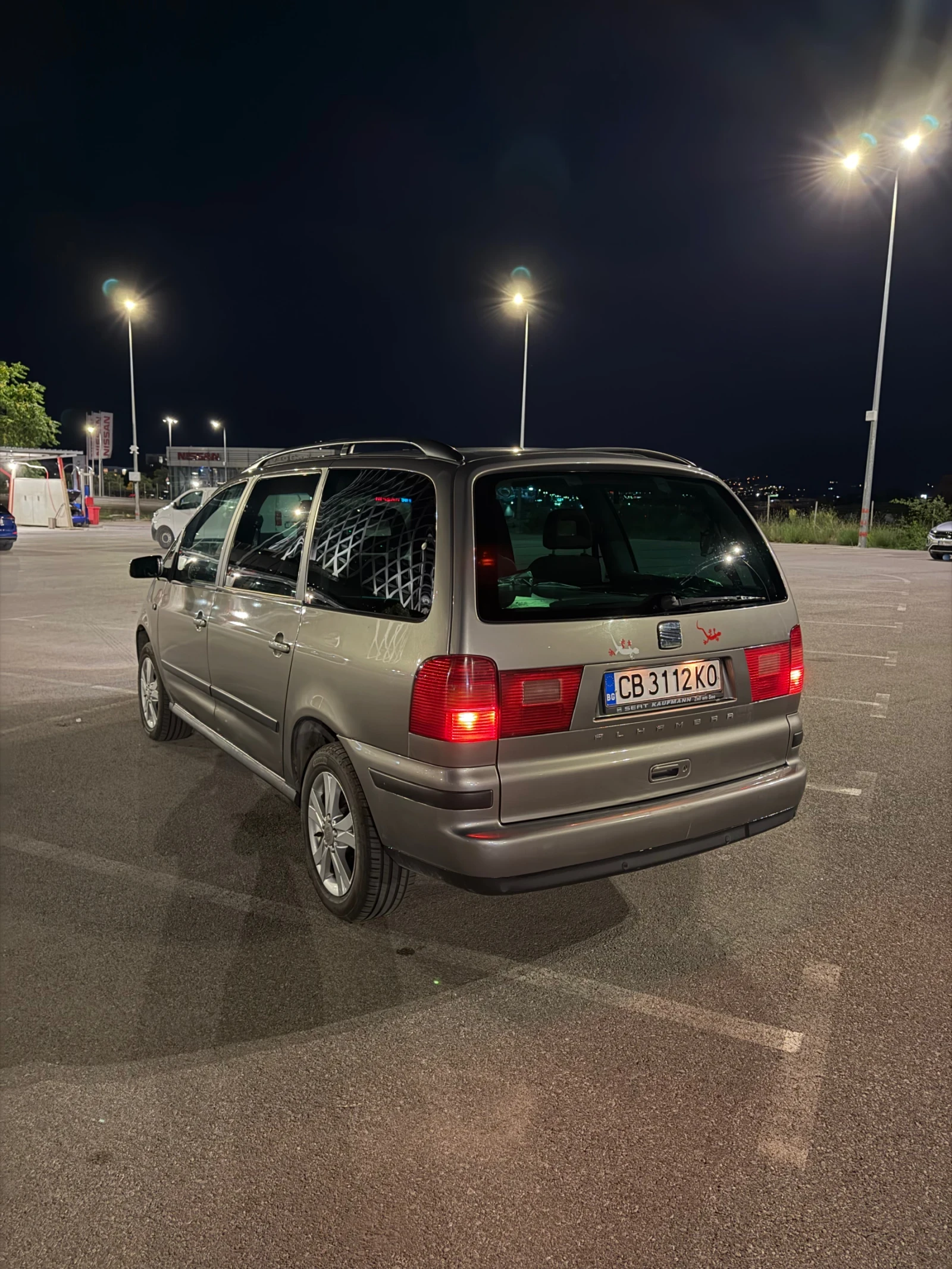 Seat Alhambra, снимка 8 - Автомобили и джипове - 55228032