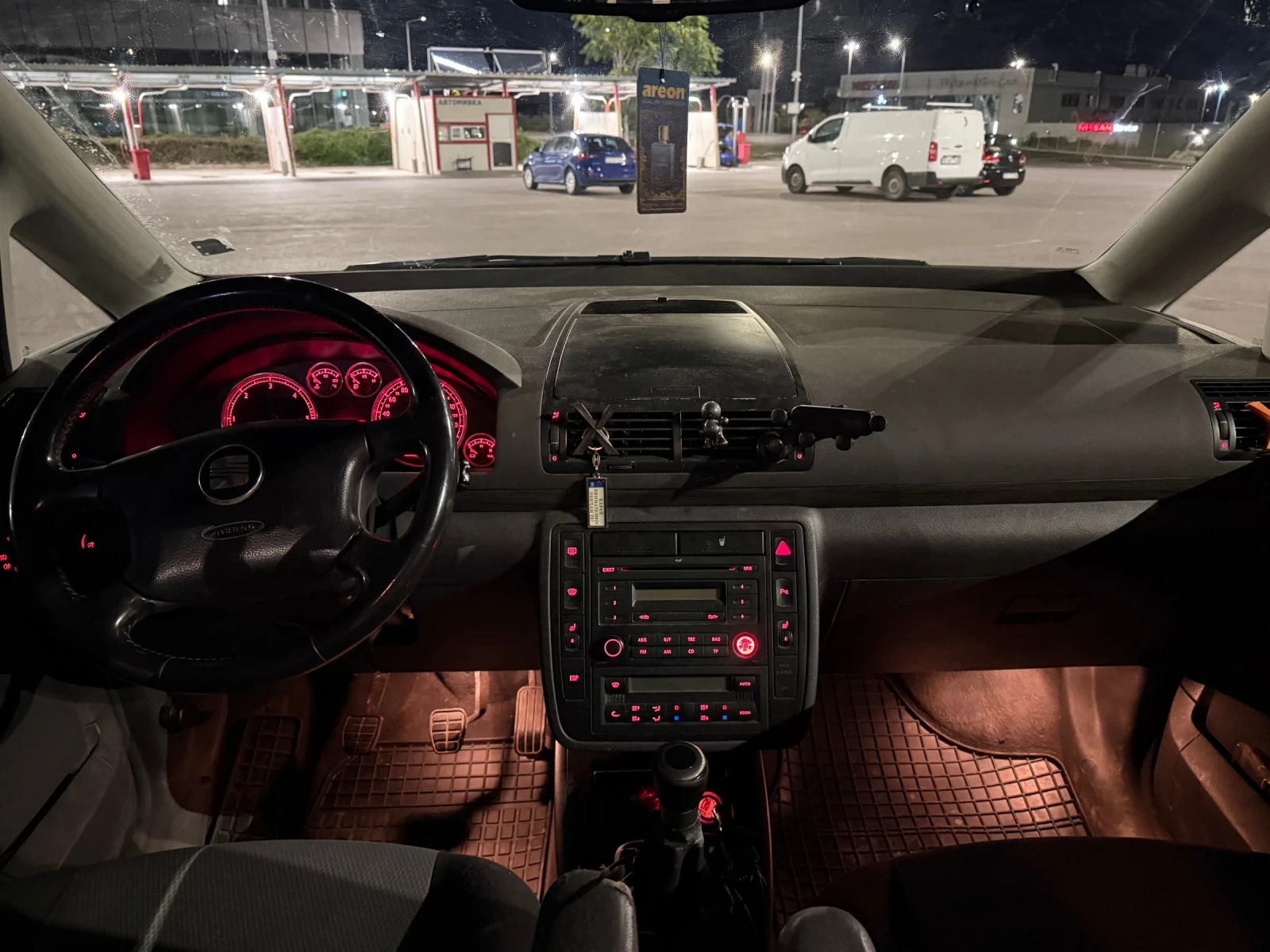 Seat Alhambra, снимка 12 - Автомобили и джипове - 55228032