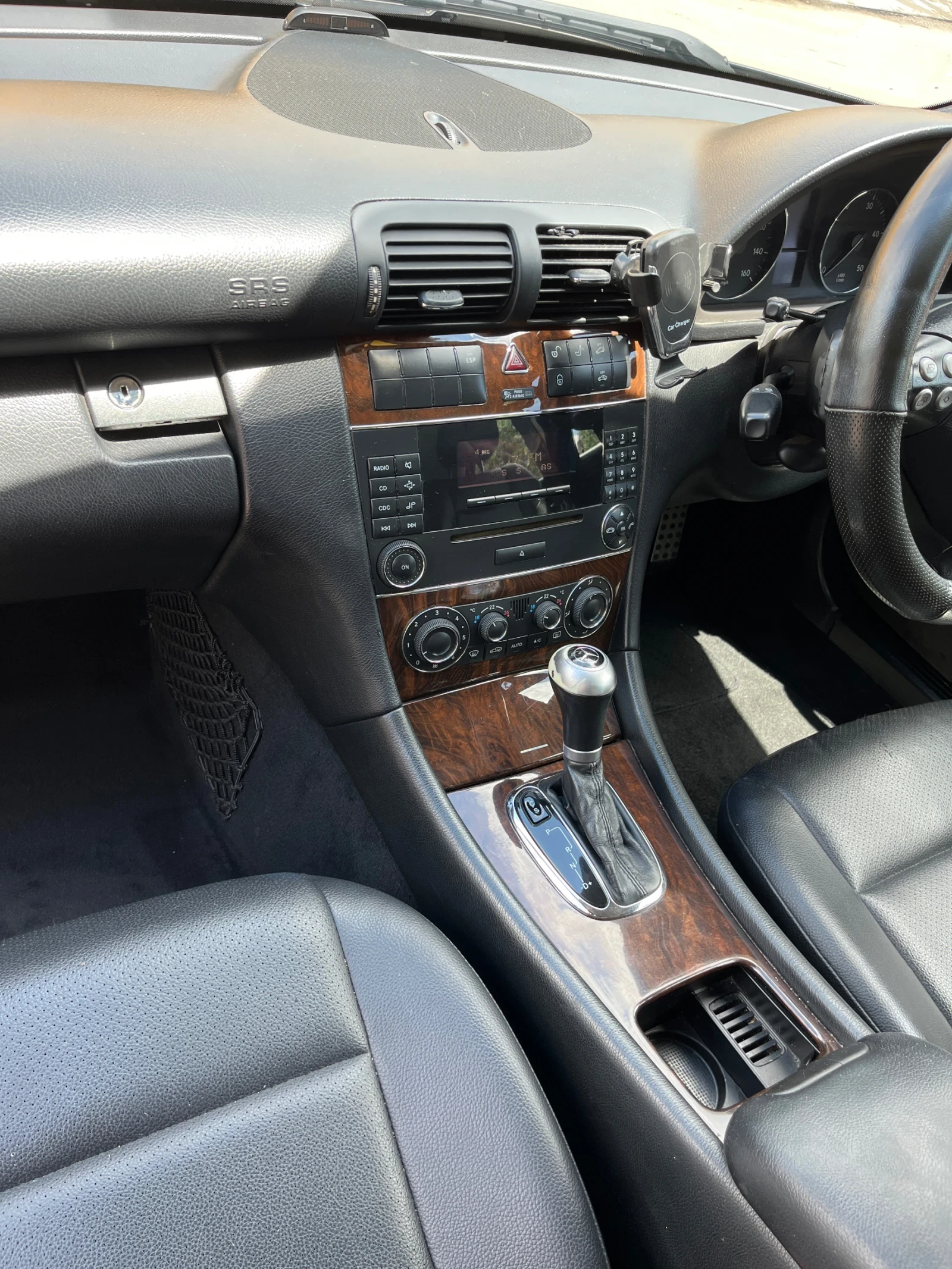 Mercedes-Benz C 200, снимка 5 - Автомобили и джипове - 55445614