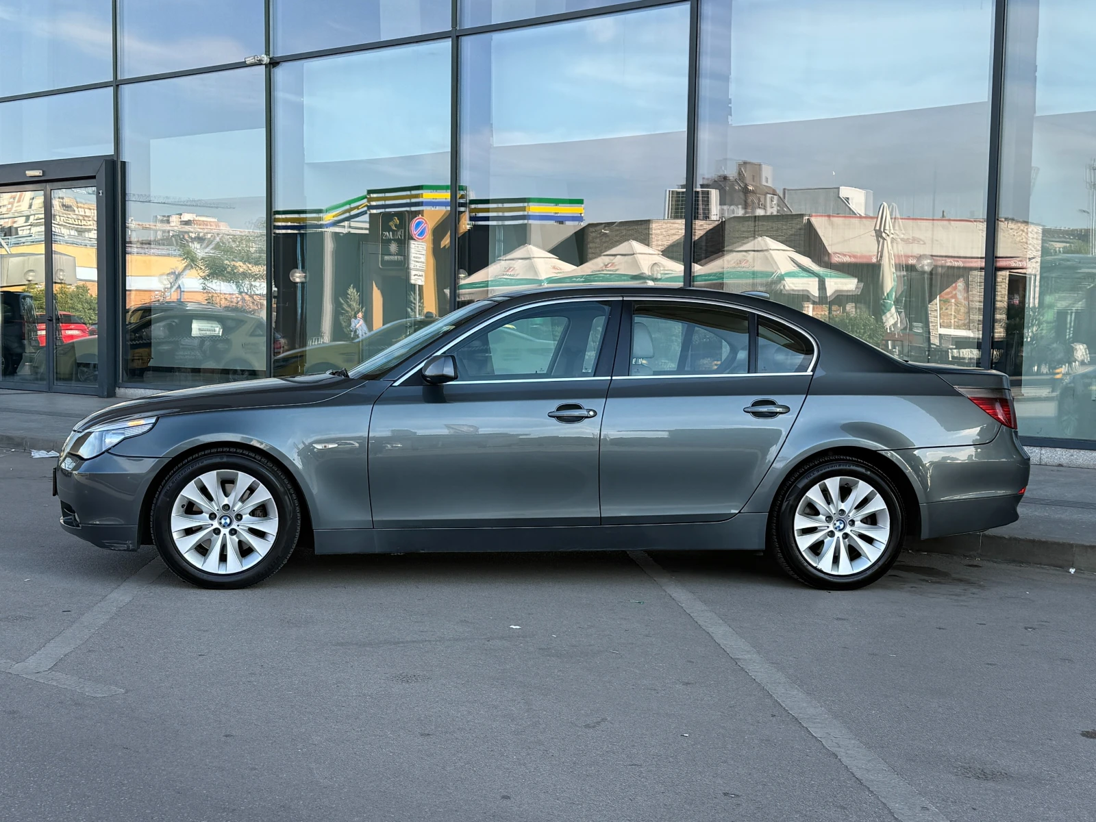 BMW 530 D 6 МЕСЕЦА ГАРАНЦИЯ/218к.с. Ксенон/Кожа, снимка 2 - Автомобили и джипове - 56128715