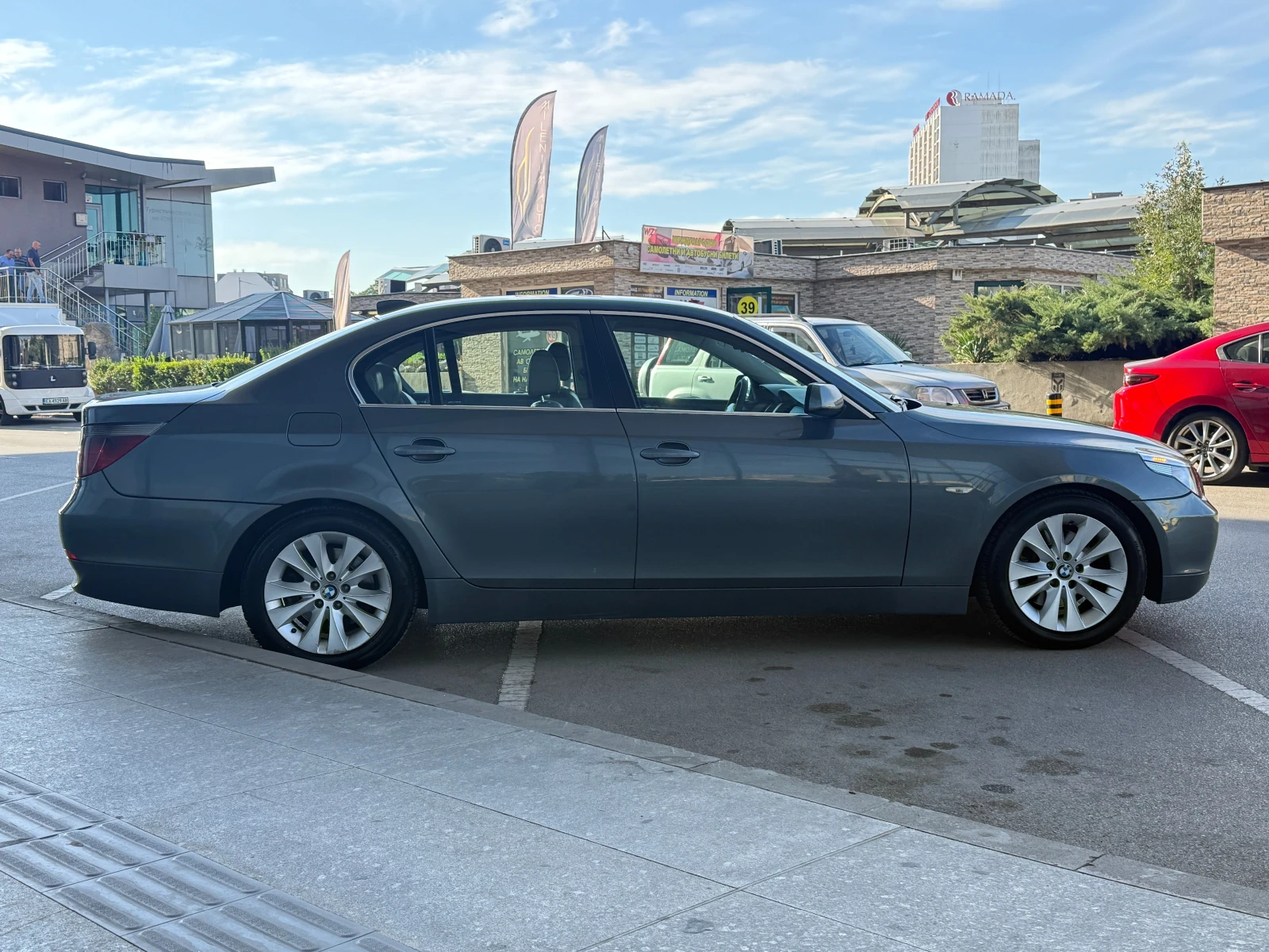 BMW 530 D 6 МЕСЕЦА ГАРАНЦИЯ/218к.с. Ксенон/Кожа, снимка 6 - Автомобили и джипове - 56128715