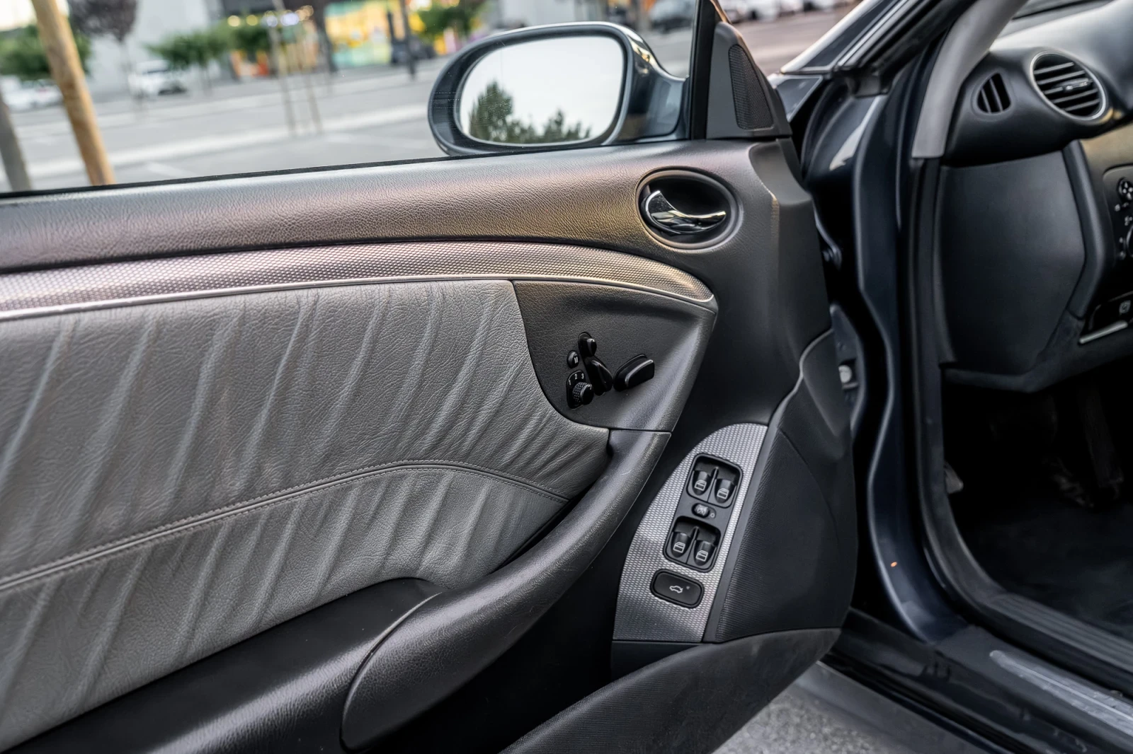 Mercedes-Benz CLK, снимка 16 - Автомобили и джипове - 56250253