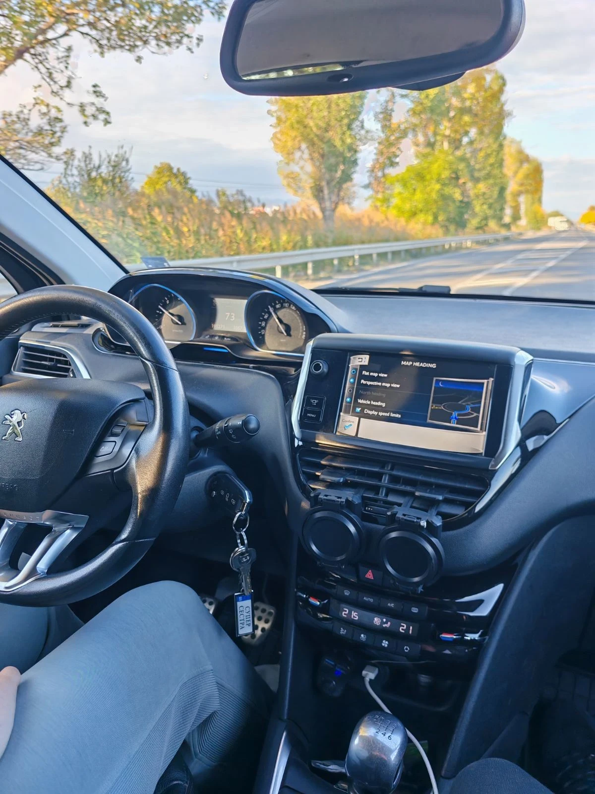 Peugeot 208 1.6 , снимка 8 - Автомобили и джипове - 56550376