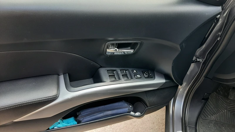 Mitsubishi Outlander, снимка 12 - Автомобили и джипове - 53010490