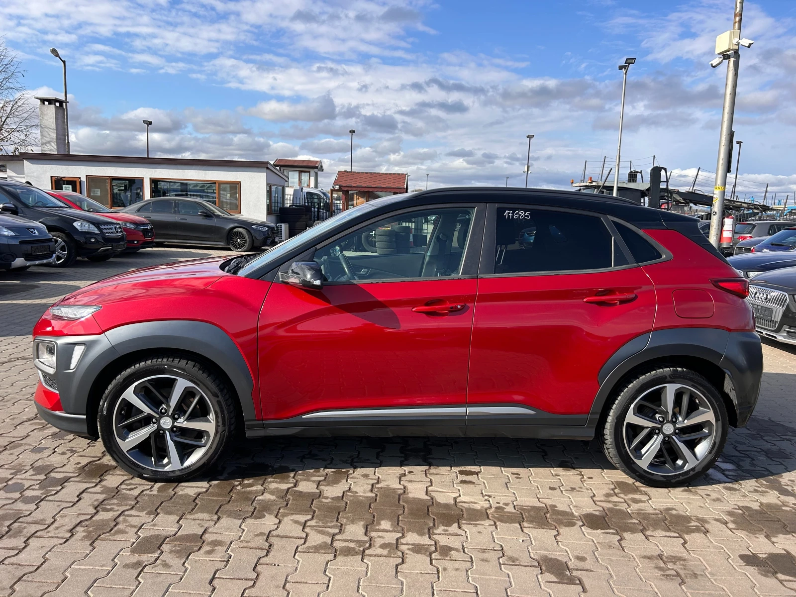 Hyundai Kona 1.6TGDI 4WD AVTOMAT/KOJA/NAVI/KAMERA FULL - изображение 9