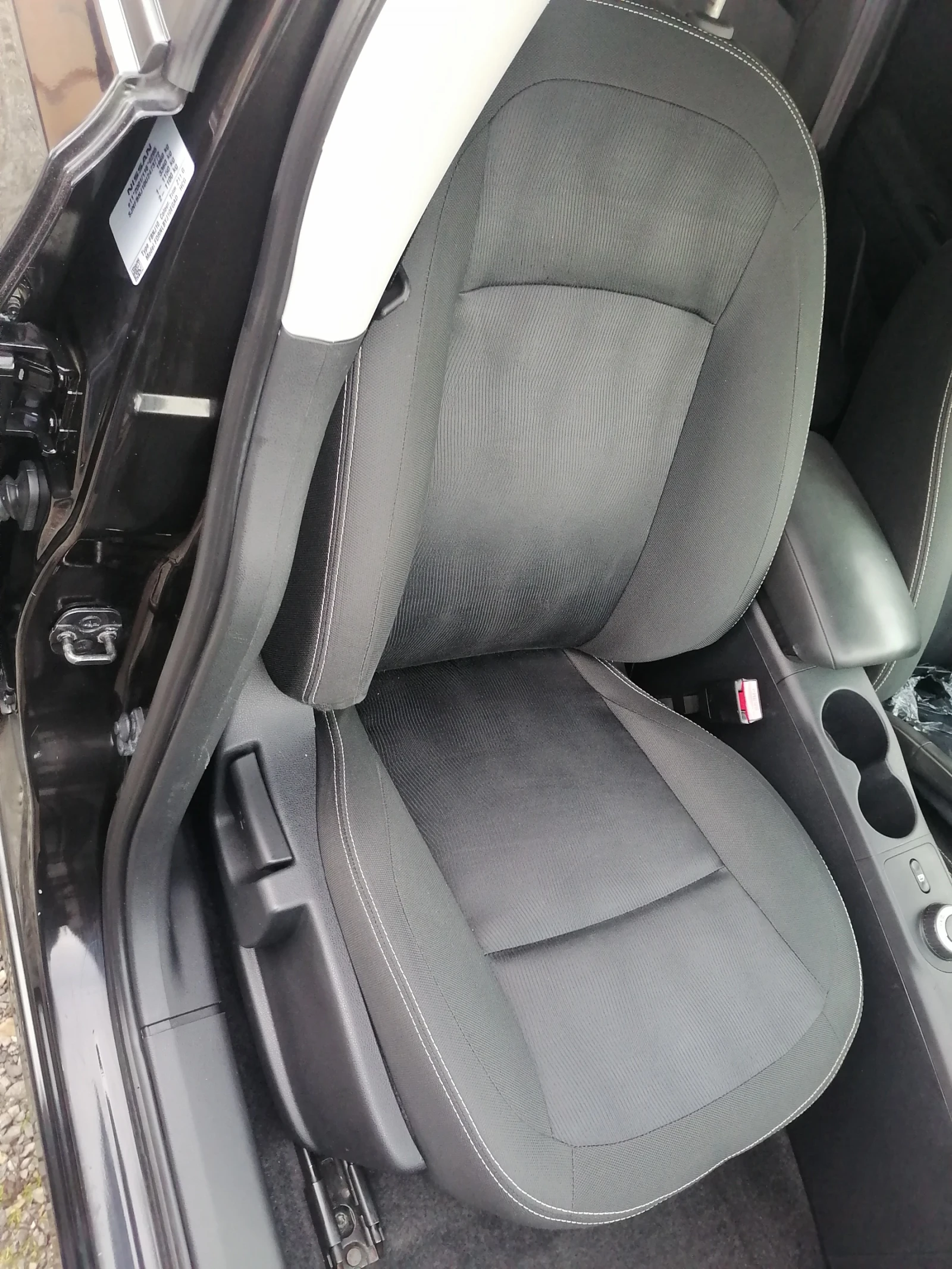 Nissan Qashqai 2.0i 4x4  - изображение 10