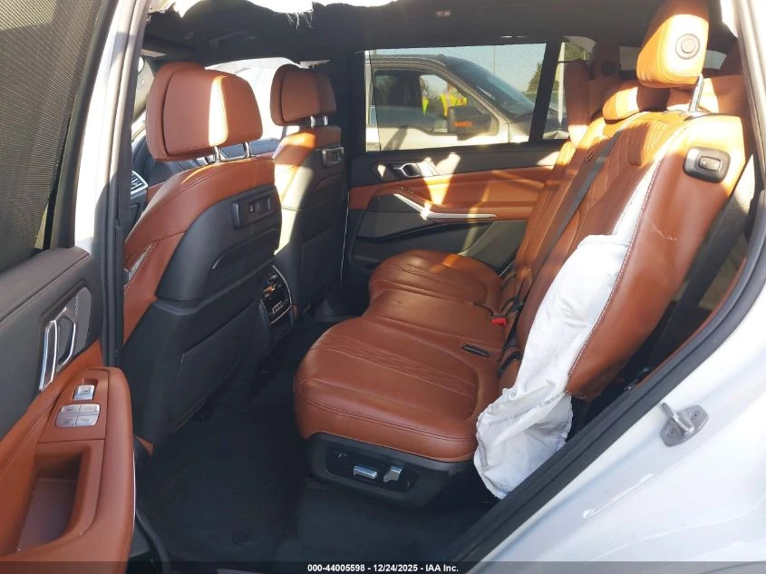 BMW X7 4.4l M50I - изображение 8