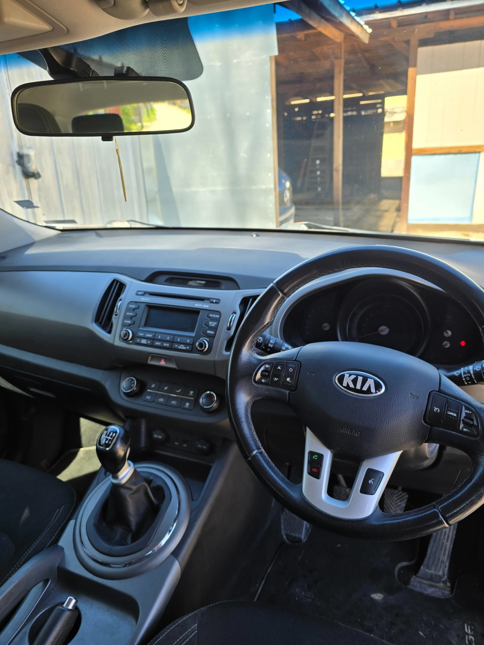 Kia Sportage, снимка 2 - Автомобили и джипове - 54135731