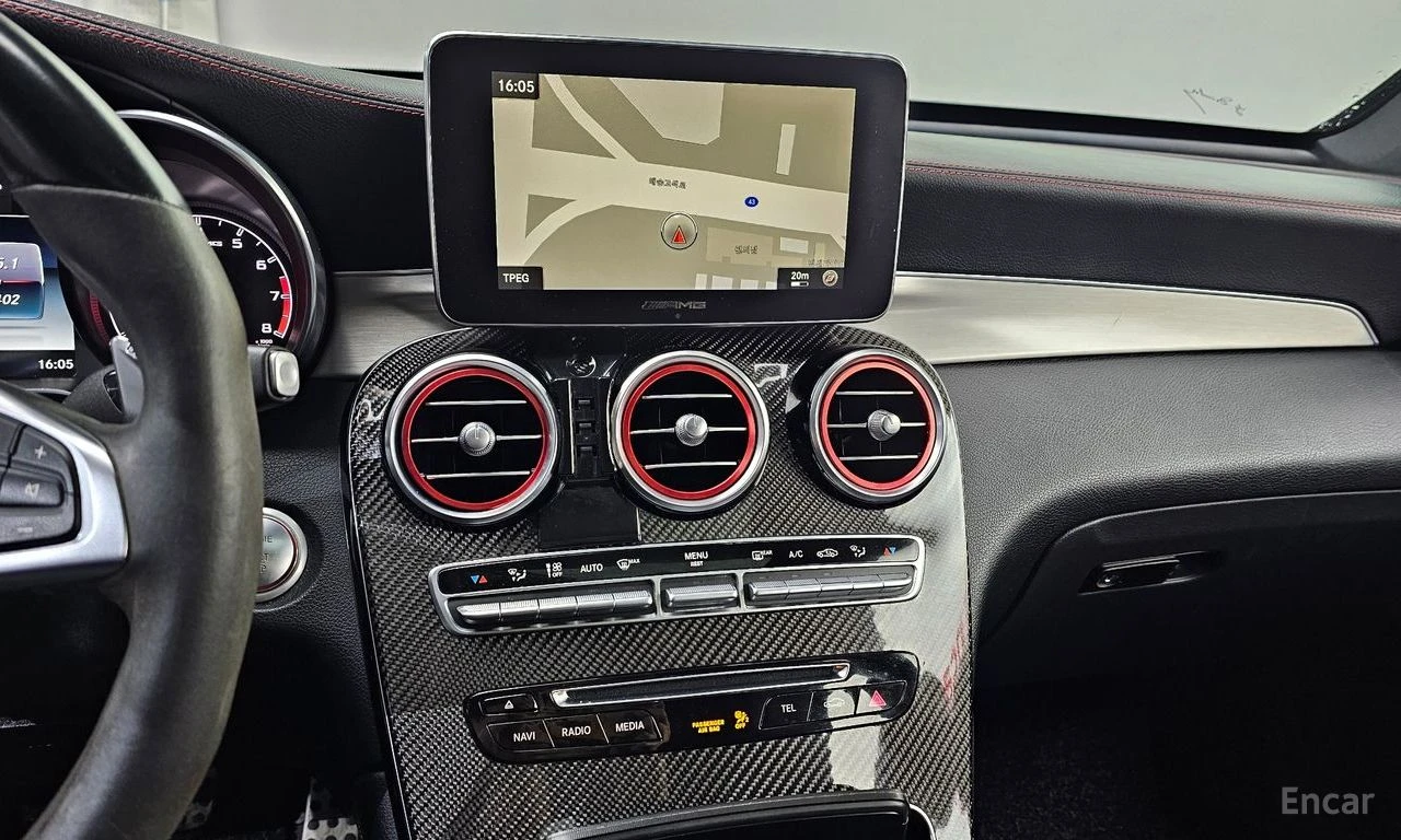 Mercedes-Benz GLC 43 AMG 4MATIC Coupe* BURMESTER* HEAD-UP* 360 CAM* CARBON , снимка 13 - Автомобили и джипове - 54713008