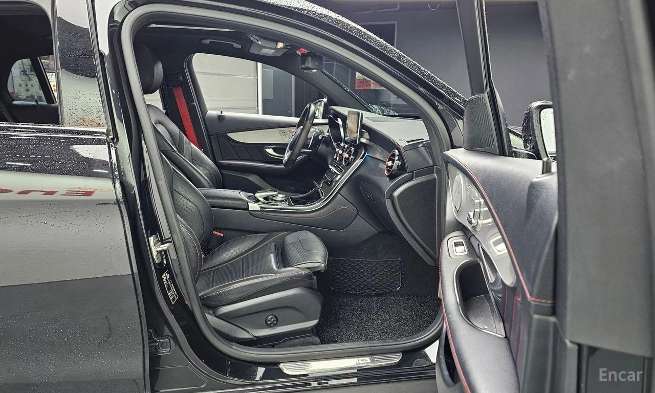 Mercedes-Benz GLC 43 AMG 4MATIC Coupe* BURMESTER* HEAD-UP* 360 CAM* CARBON , снимка 8 - Автомобили и джипове - 54713008