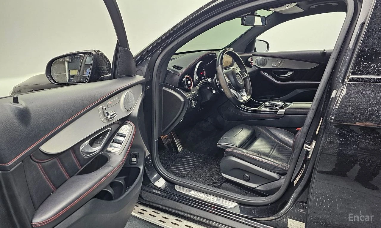 Mercedes-Benz GLC 43 AMG 4MATIC Coupe* BURMESTER* HEAD-UP* 360 CAM* CARBON , снимка 7 - Автомобили и джипове - 54713008