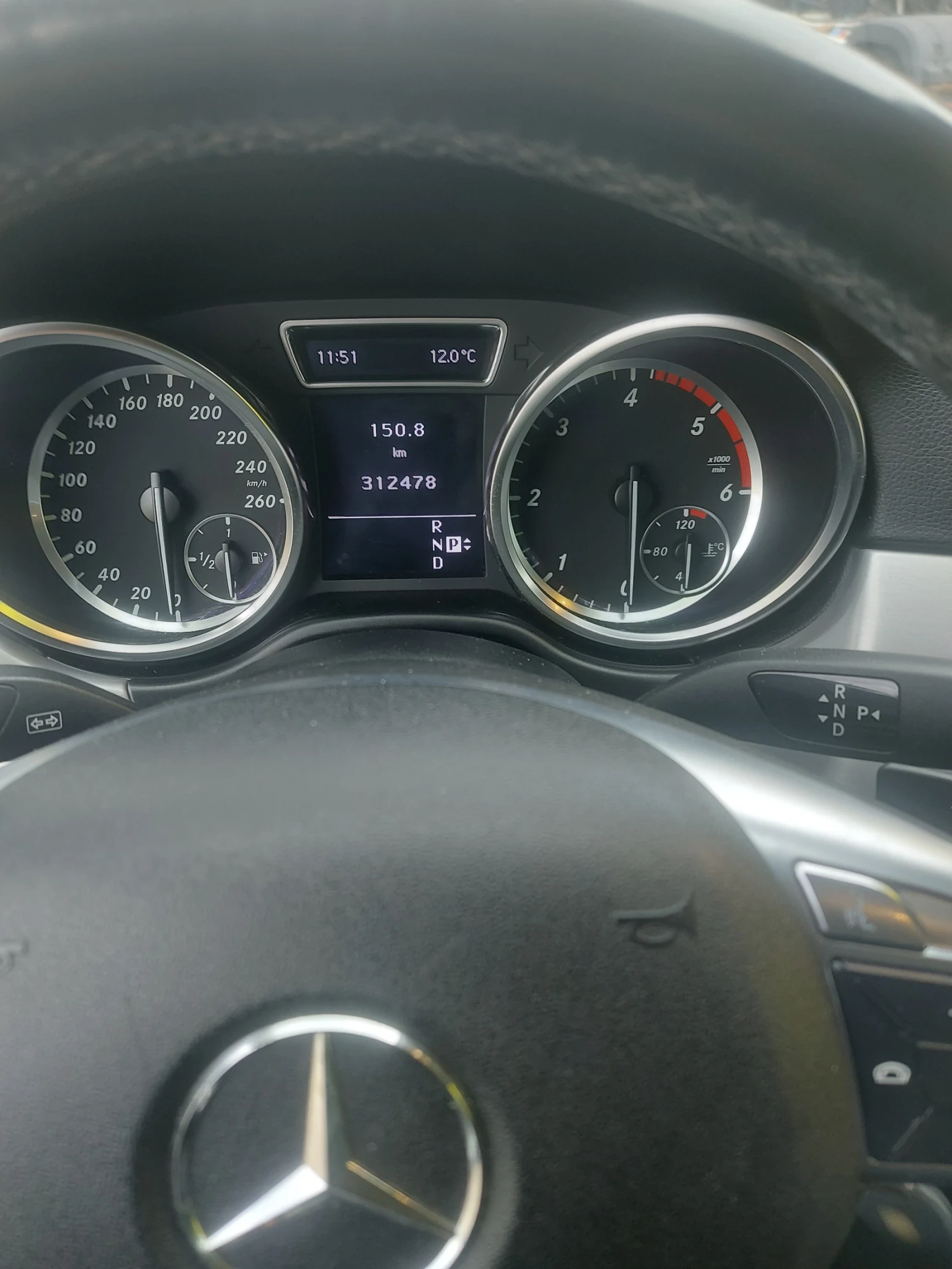 Mercedes-Benz ML 350 На прожуни, снимка 4 - Автомобили и джипове - 55416556