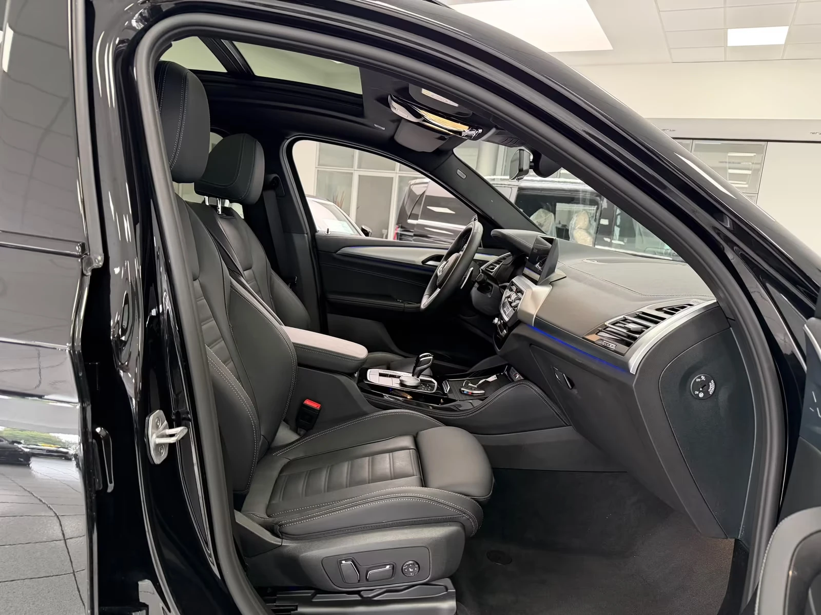 BMW X4 M40d / SHADOW LINE / LASERLIGHT / HUD / 360 / PANO, снимка 14 - Автомобили и джипове - 55587408