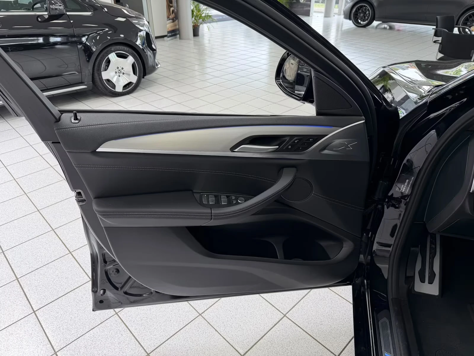 BMW X4 M40d / SHADOW LINE / LASERLIGHT / HUD / 360 / PANO, снимка 8 - Автомобили и джипове - 55587408