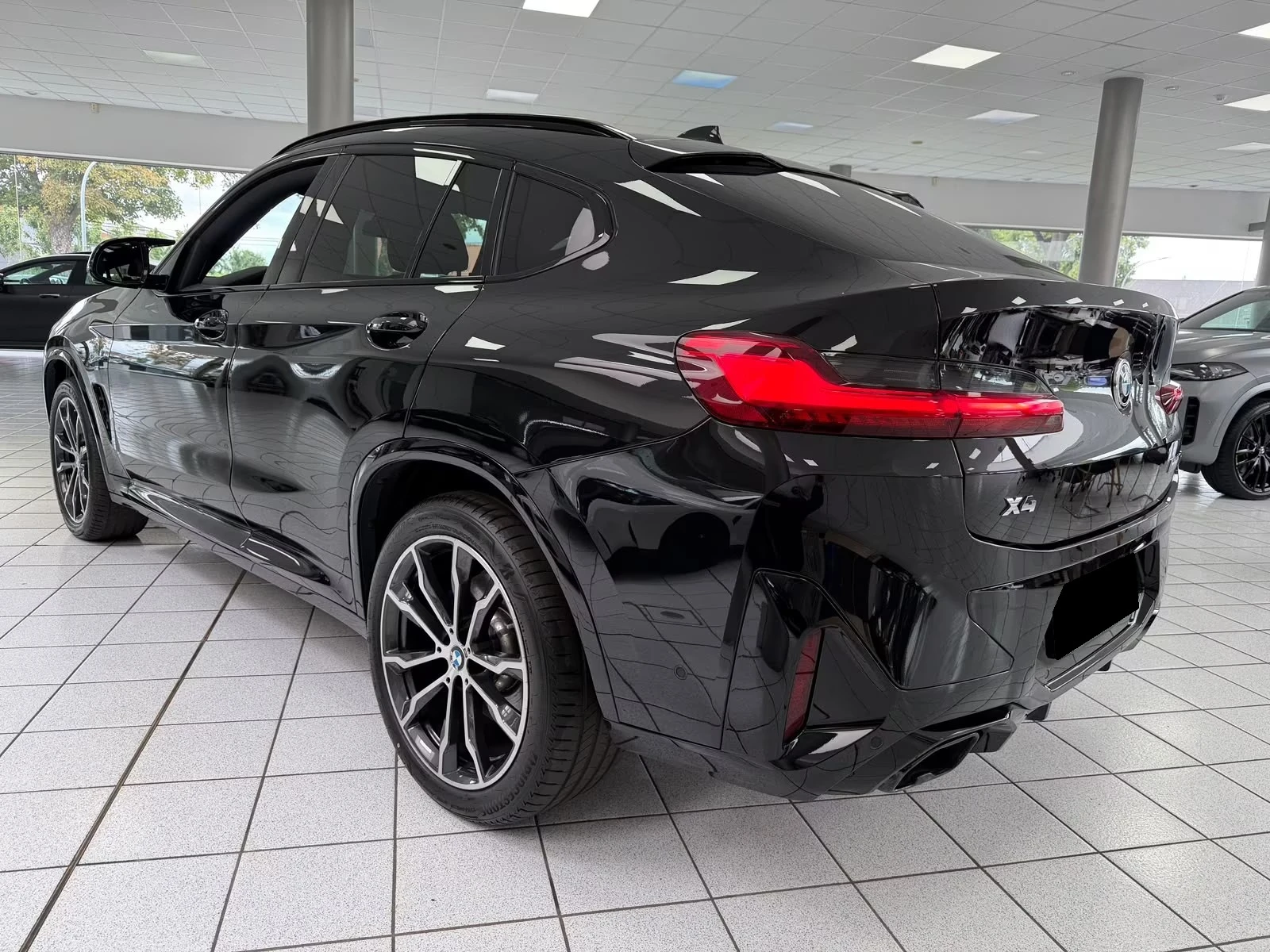 BMW X4 M40d / SHADOW LINE / LASERLIGHT / HUD / 360 / PANO, снимка 4 - Автомобили и джипове - 55587408