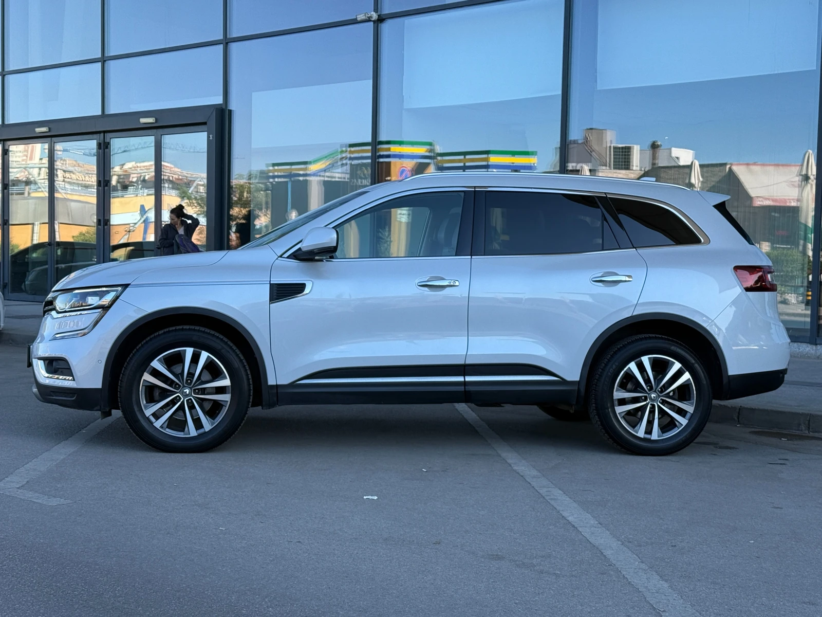 Renault Koleos 6 МЕСЕЦА ГАРАНЦИЯ/2.0DCI 177к.с. 4х4 Всички Екстри, снимка 2 - Автомобили и джипове - 55976348