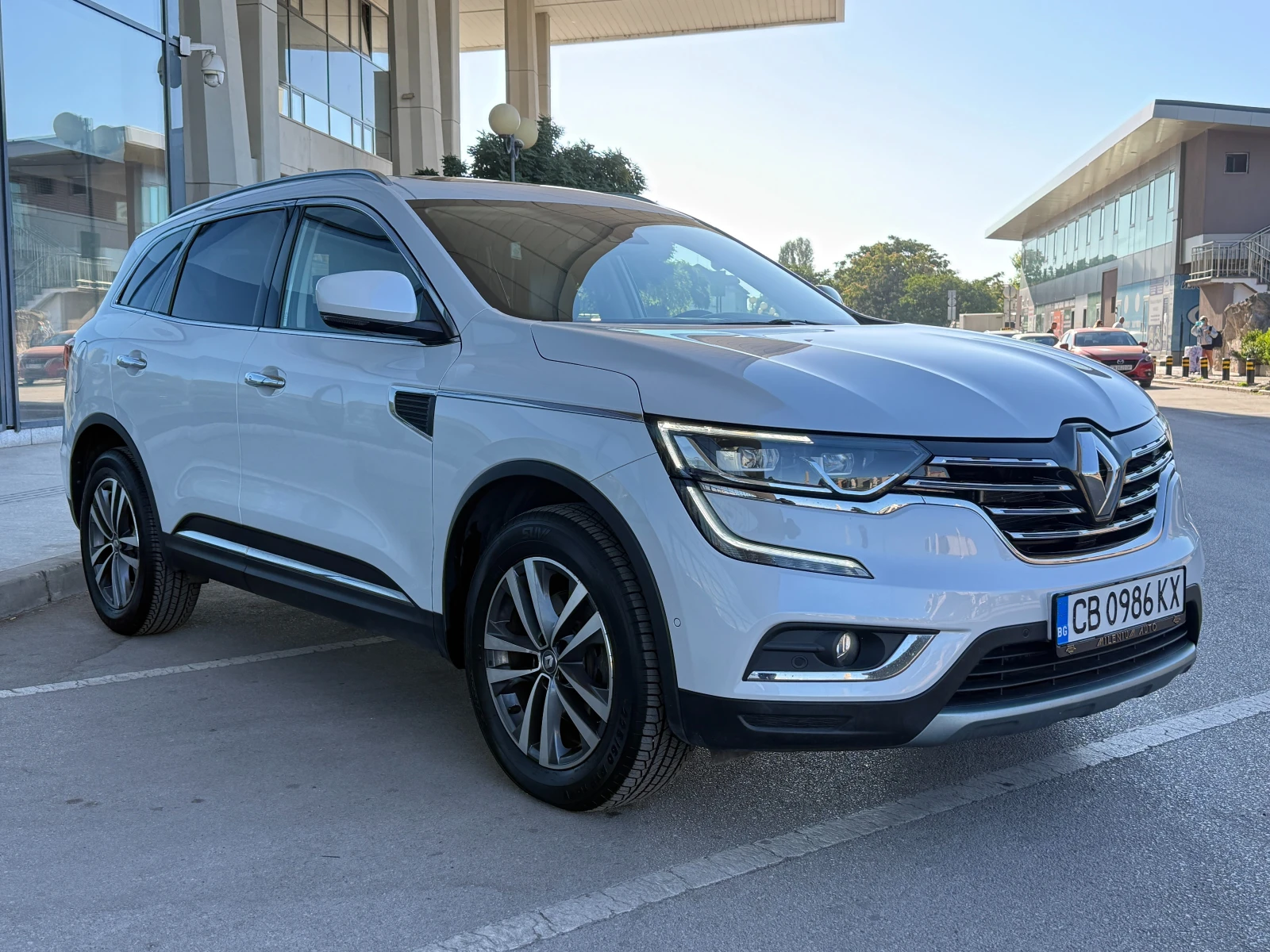 Renault Koleos 6 МЕСЕЦА ГАРАНЦИЯ/2.0DCI 177к.с. 4х4 Всички Екстри, снимка 6 - Автомобили и джипове - 55976348