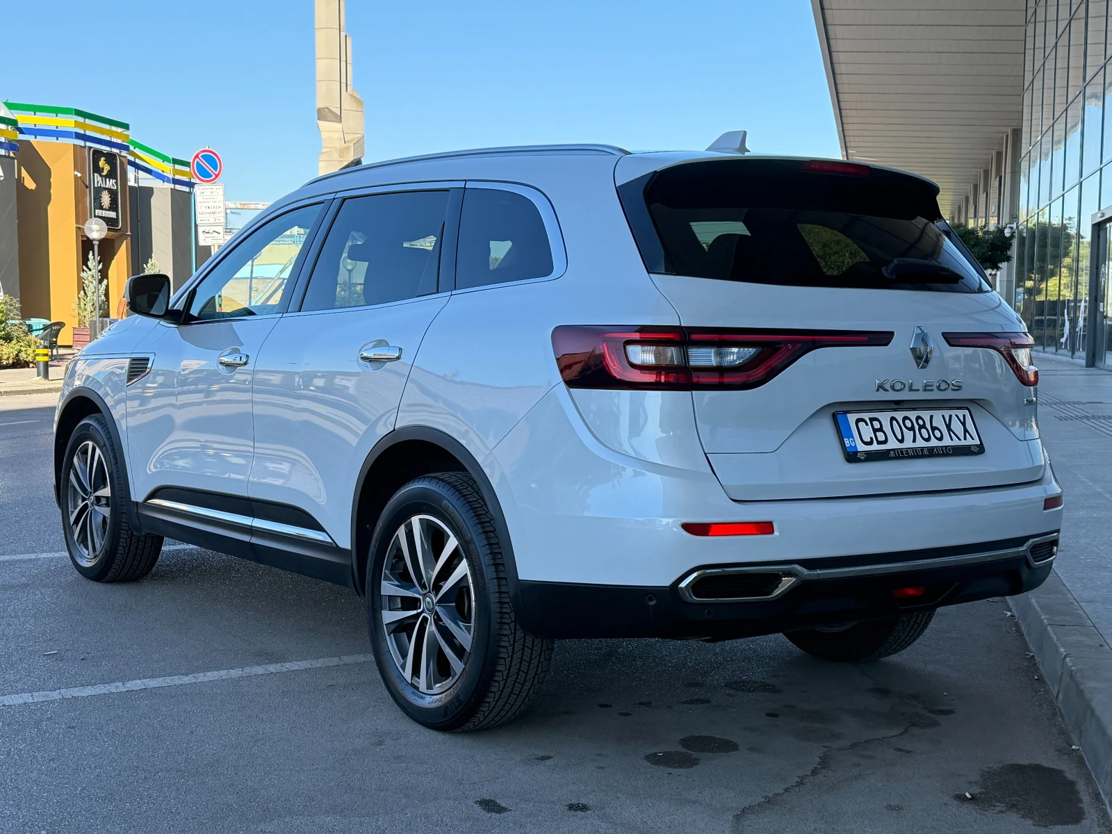 Renault Koleos 6 МЕСЕЦА ГАРАНЦИЯ/2.0DCI 177к.с. 4х4 Всички Екстри, снимка 3 - Автомобили и джипове - 55976348
