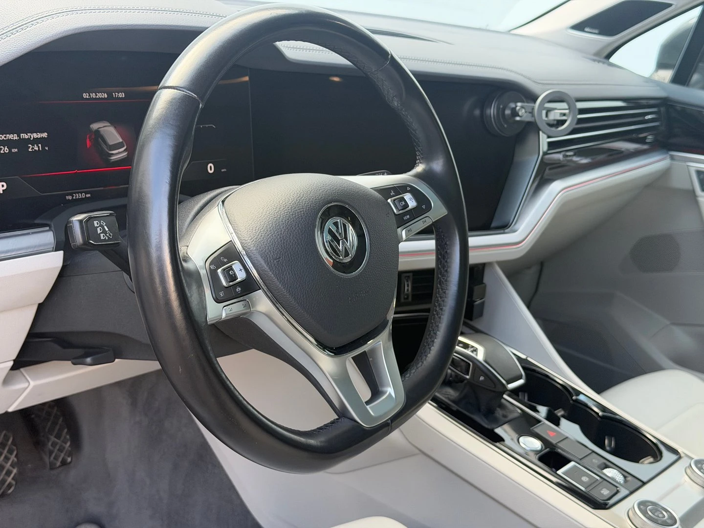 VW Touareg, снимка 10 - Автомобили и джипове - 56536424