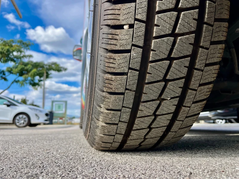 Ford Transit Custom 2.0 Ecoblue Hybrid , снимка 17 - Бусове и автобуси - 52015610