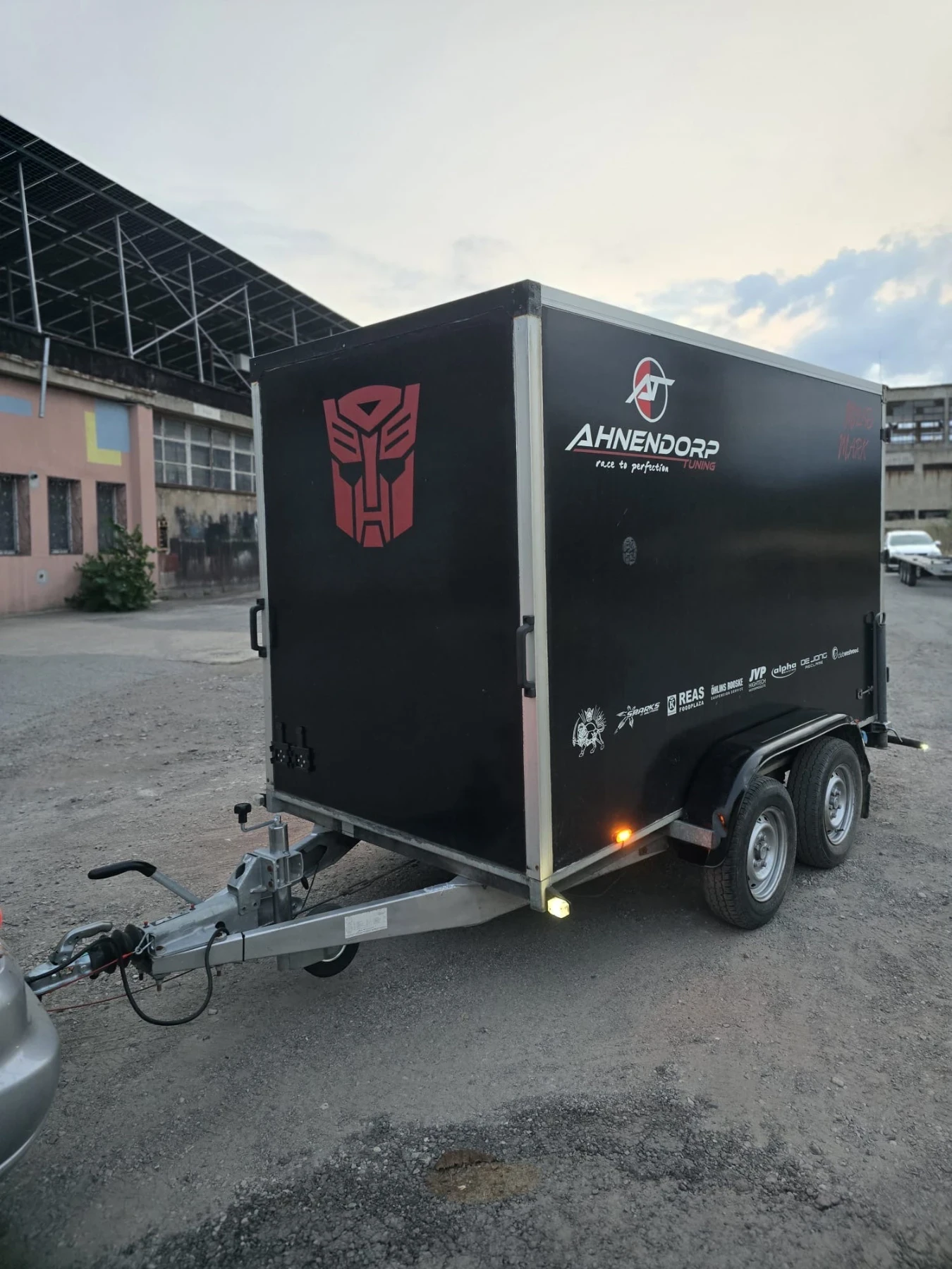 За автомобил Anssems HAPERT K2000 с Рампа 