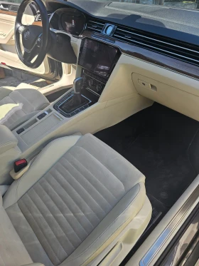 VW Passat Highline, DSG, Distronik, Перфектна и икономична., снимка 15