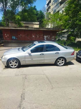 Mercedes-Benz C 200, снимка 12
