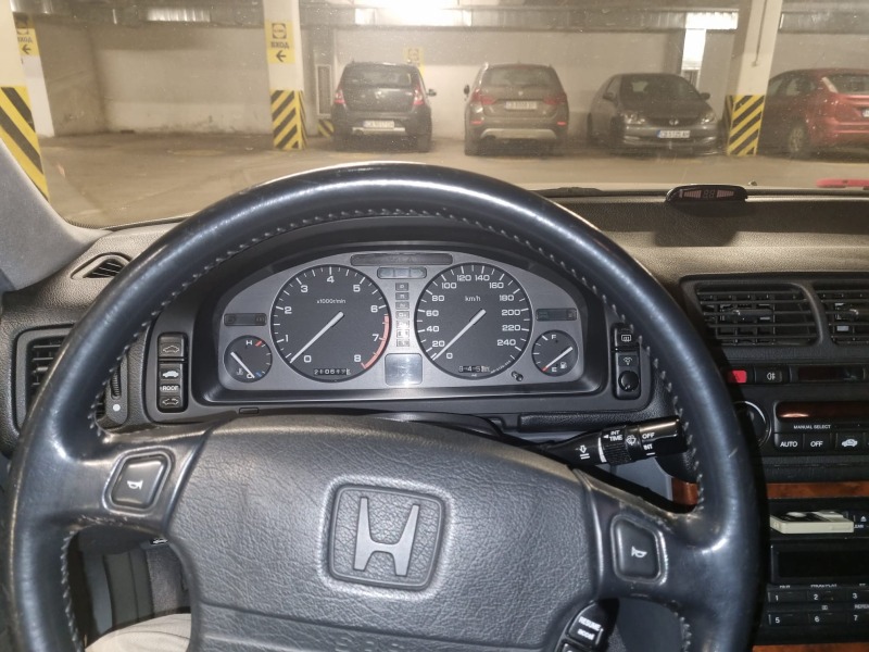Honda Legend, снимка 10 - Автомобили и джипове - 45818885