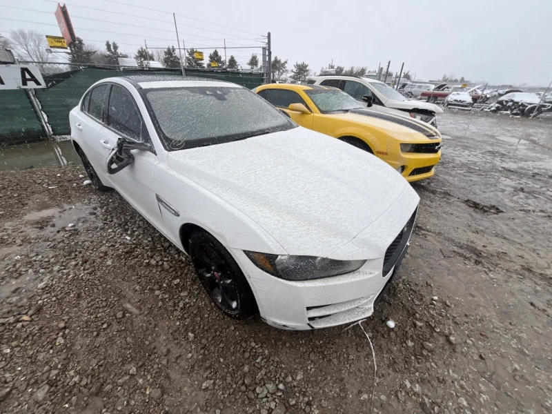 Jaguar XE 2.0/KEYLESS/ПОДГРЕВ/ШИБИДАХ, снимка 4 - Автомобили и джипове - 48040940