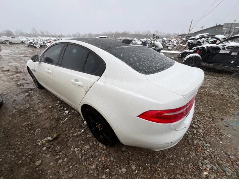 Jaguar XE 2.0/KEYLESS/ПОДГРЕВ/ШИБИДАХ, снимка 3 - Автомобили и джипове - 48040940